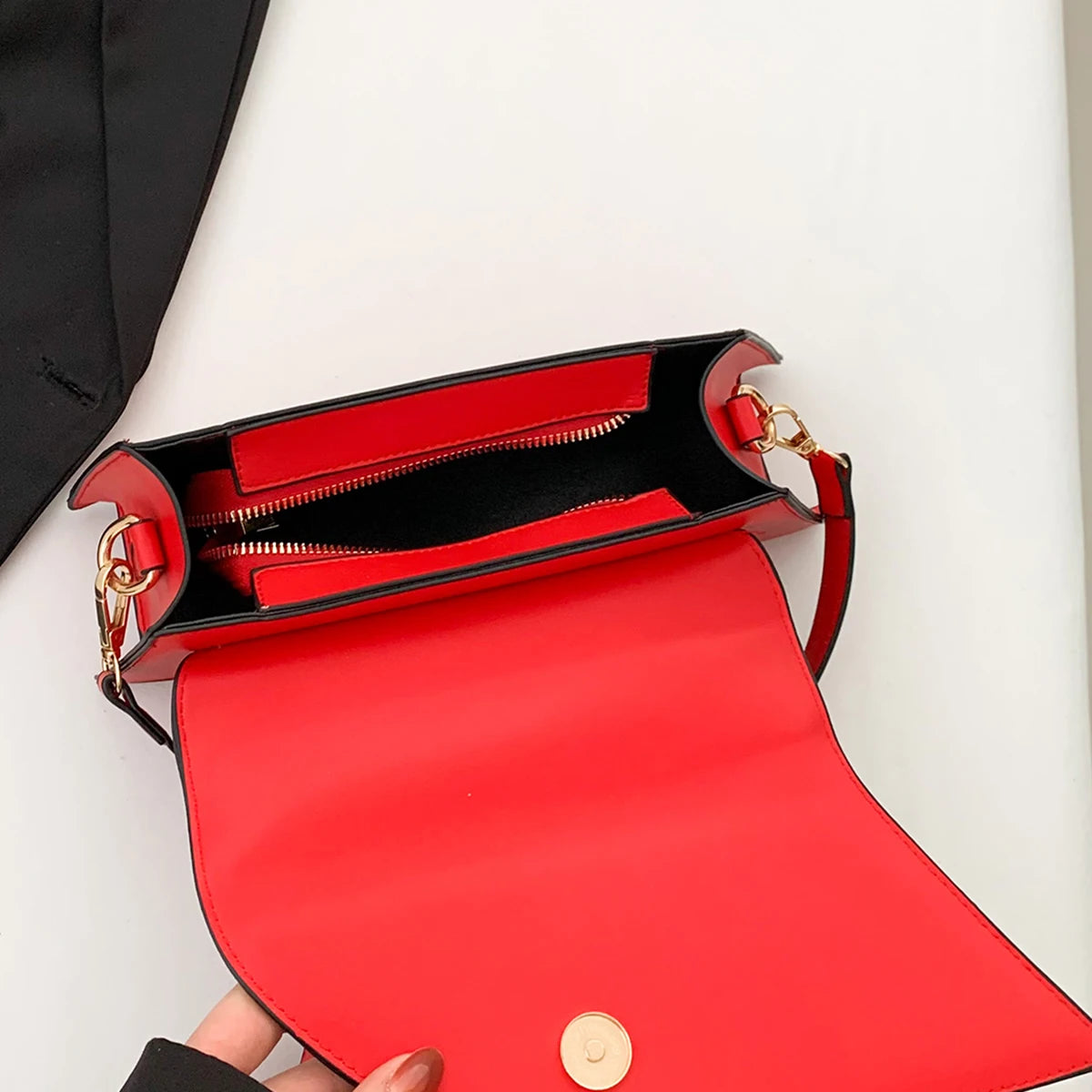 exquisite and versatile high-value crossbody bag
