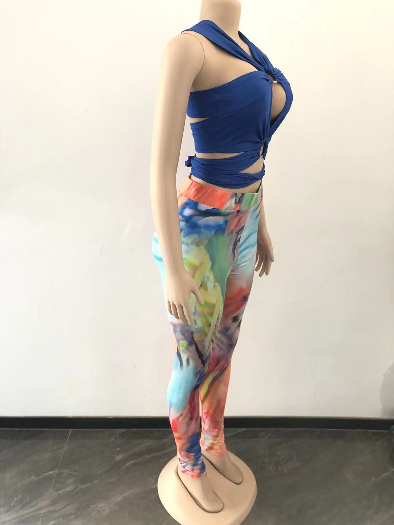 Two Pieces Set Bandage Crop Top and Printed Leggings