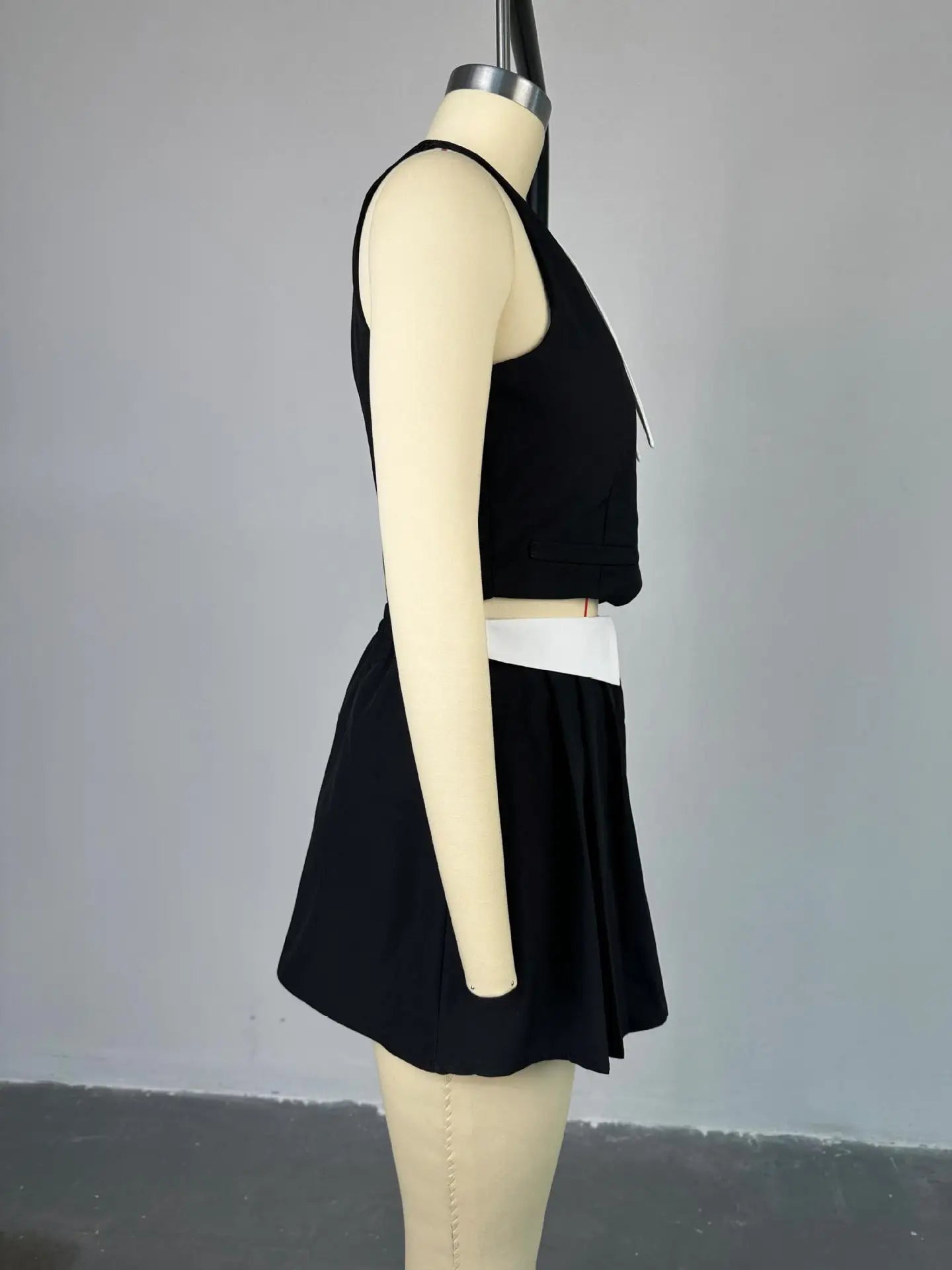 Two Piece Set Elegant V-neck Sleeveless Button Vest Tops+Pleat Mini Skirt Suit