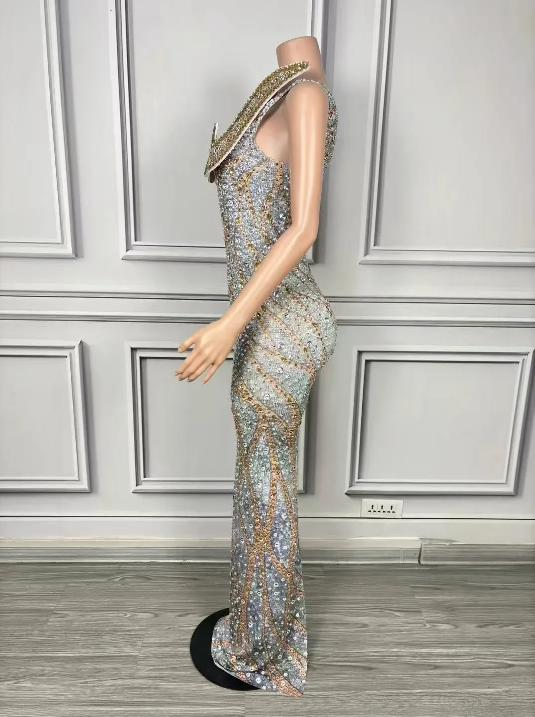 Luxury Crystals Diamonds Slit Elegant Sheath Dress