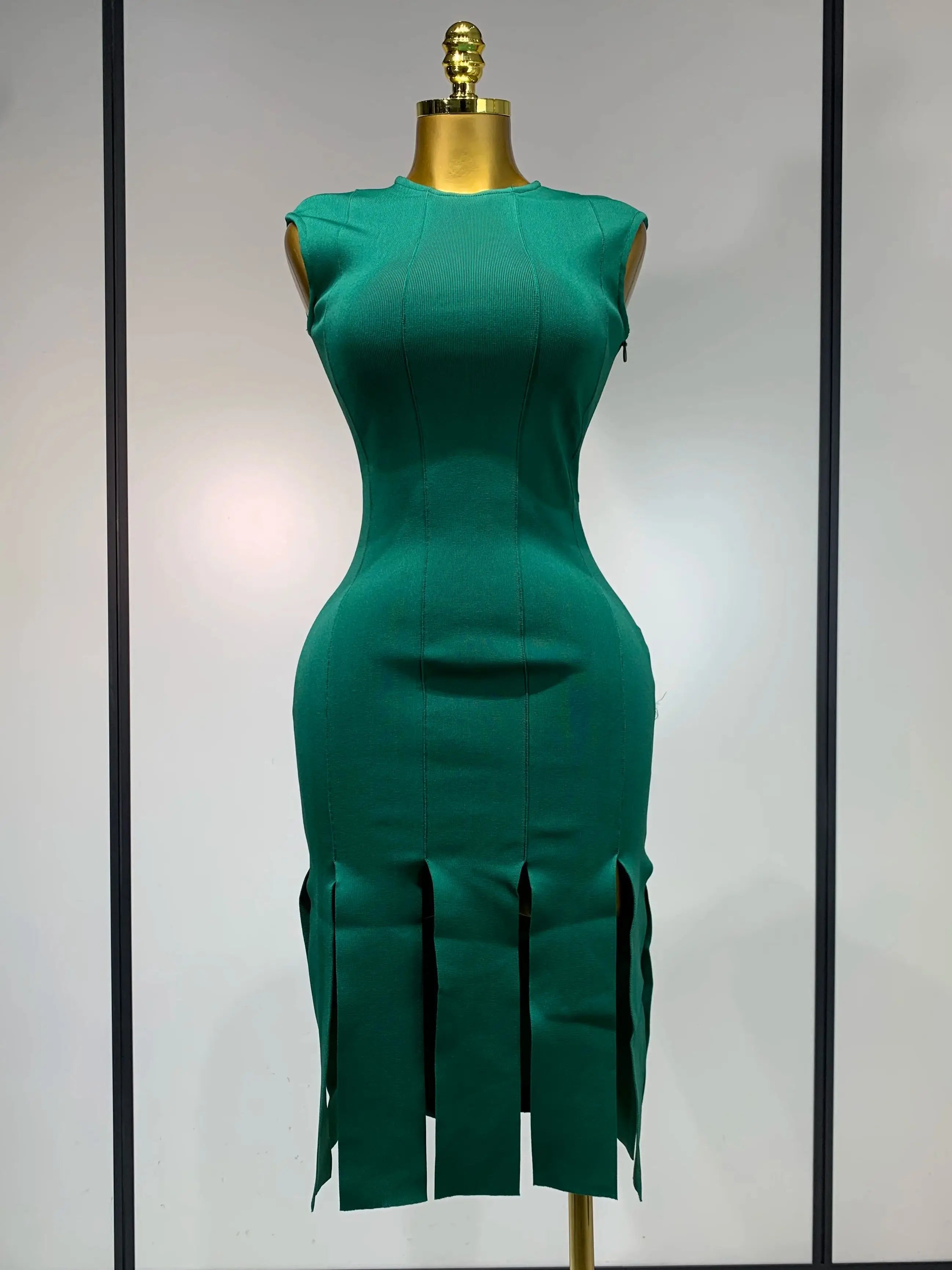 Luxury O Neck Sleeveless Hollow Out Fringe Dress