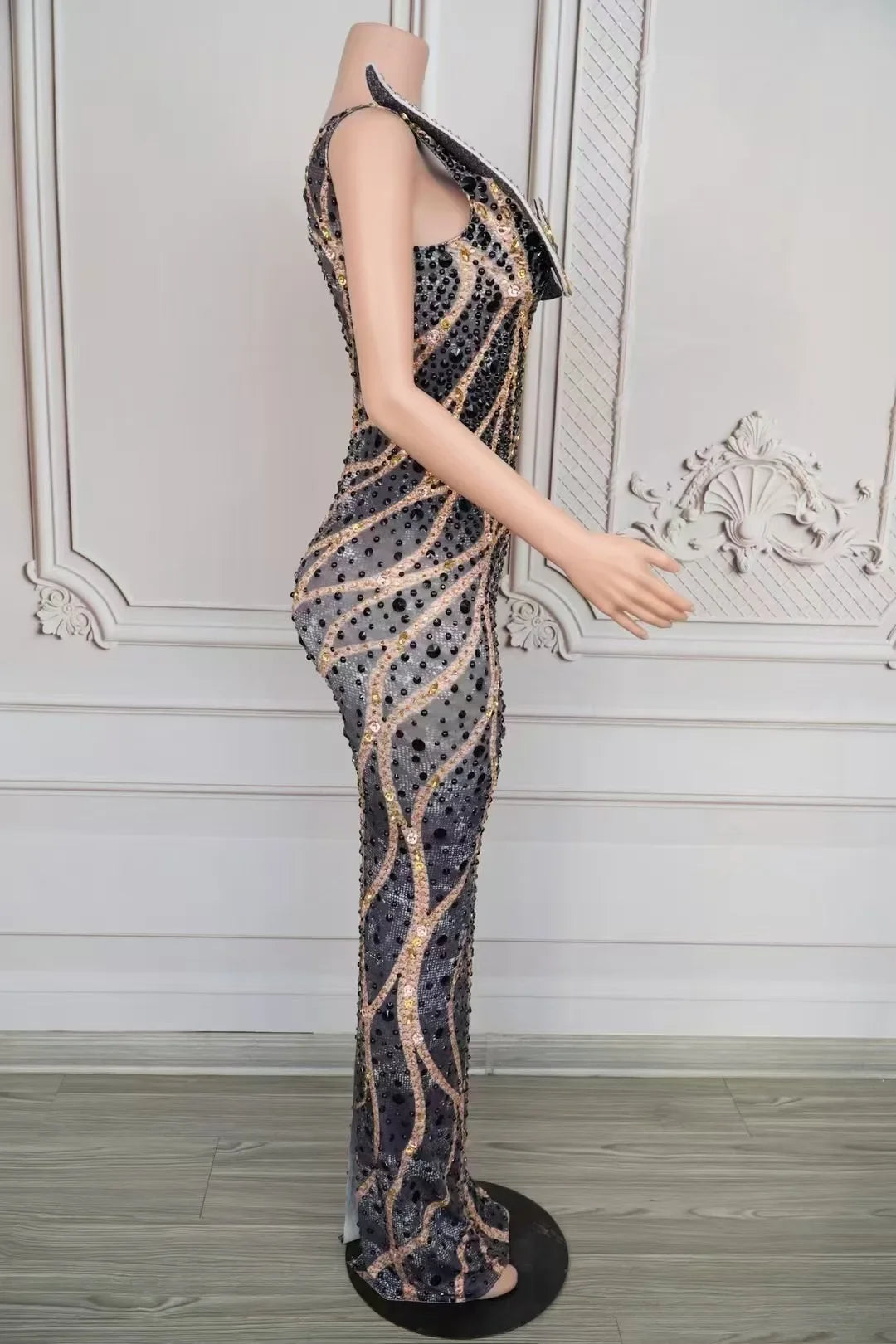 Luxury Crystals Diamonds Slit Elegant Sheath Dress
