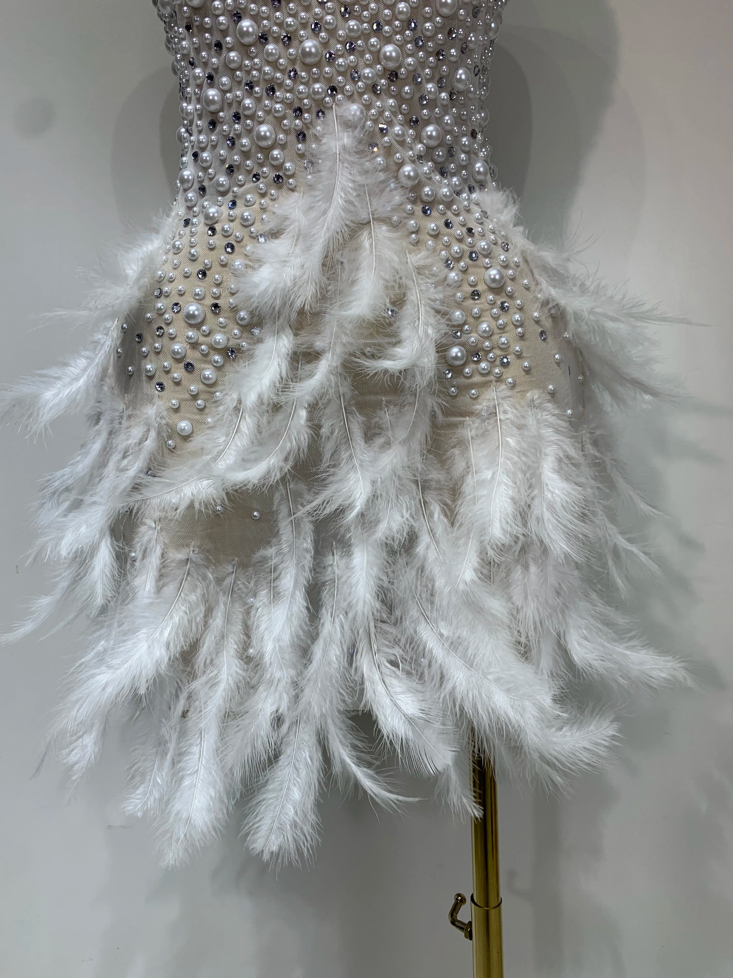 Luxury Rhinestones Pearls Halter Backless Short Feathers Dress