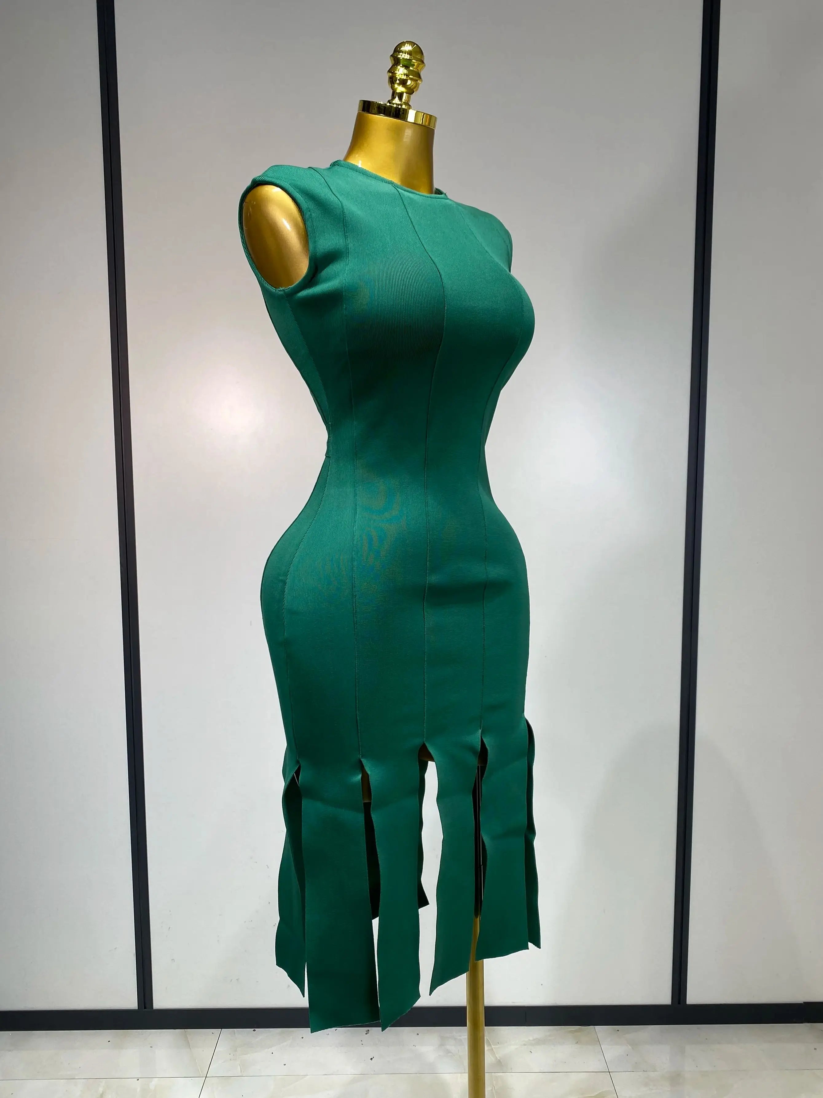 Luxury O Neck Sleeveless Hollow Out Fringe Dress